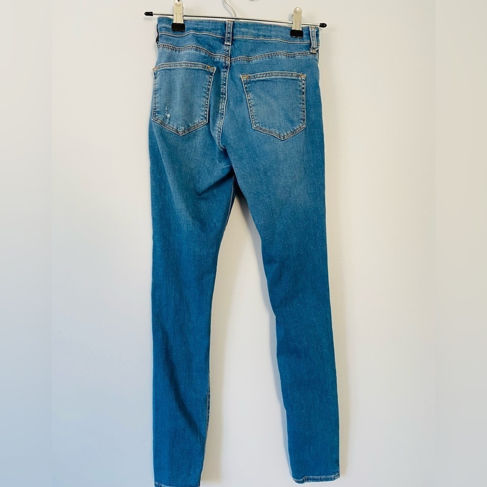 Top Shop Moto Leigh Two Pairs Jeans Black and Light Wash Ripped Jeans, 25 x 32 - Picture 12 of 13